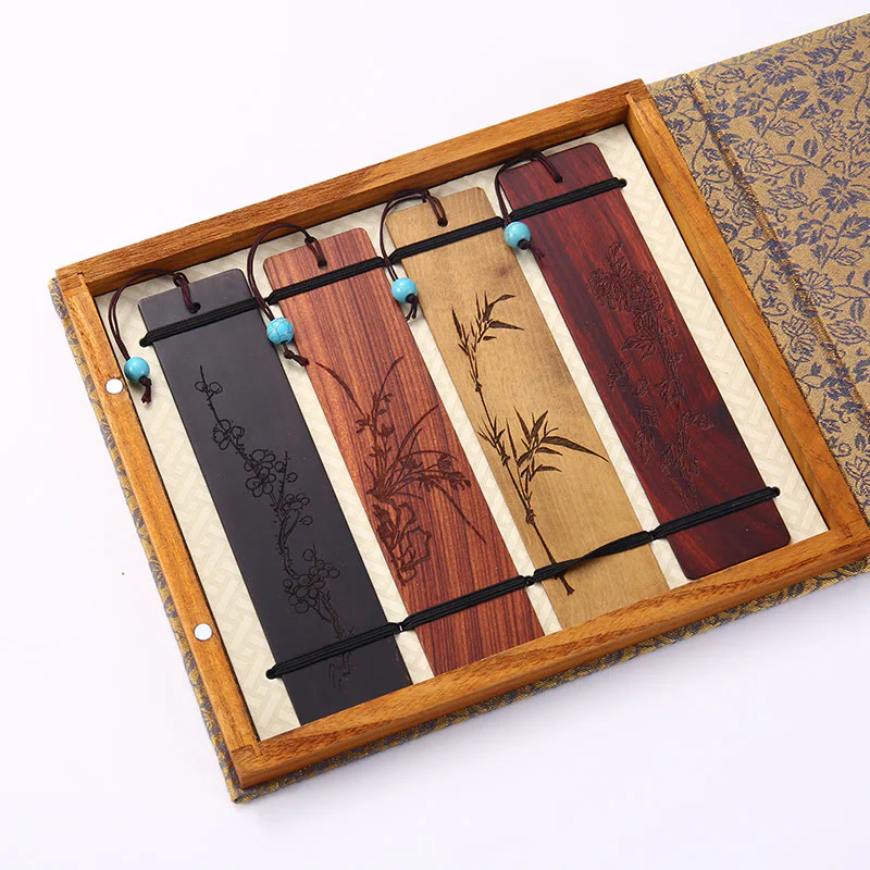 Buddha Stones 4 pezzi Quattro stagioni prugna orchidea bambù crisantemo maschera dell'opera di Pechino segnalibri in legno con scatola regalo - Image 17