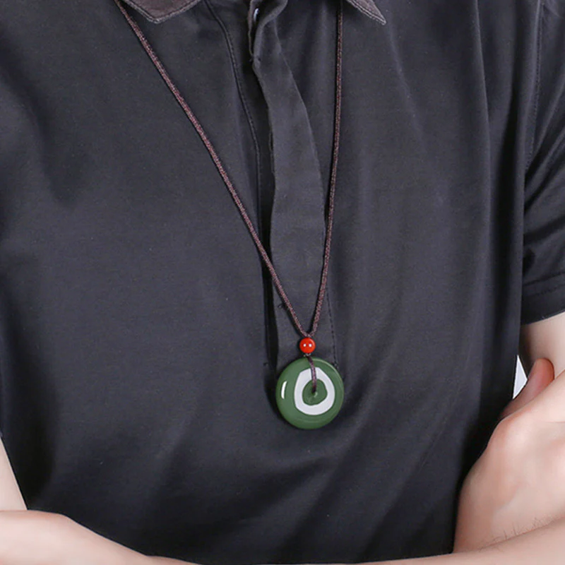 Collana con ciondolo a corda con fibbia della pace in giada rotonda naturale Buddha Stones - Image 5