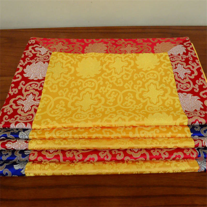 Runner da tavolo con simboli di buon auspicio e motivo a drago Vajra, motivo di preghiera in broccato - Image 3