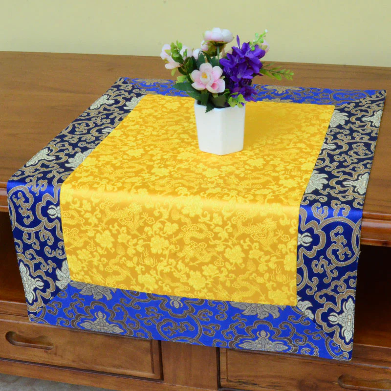 Runner da tavolo con simboli di buon auspicio e motivo a drago Vajra, motivo di preghiera in broccato - Image 9